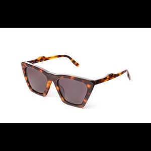 Illesteva Lisbon Sunglasses